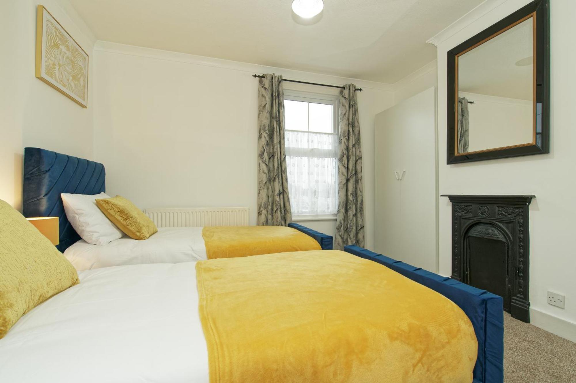 Lovely Luxury 3 Bed House Chatham (Kent) Exterior foto